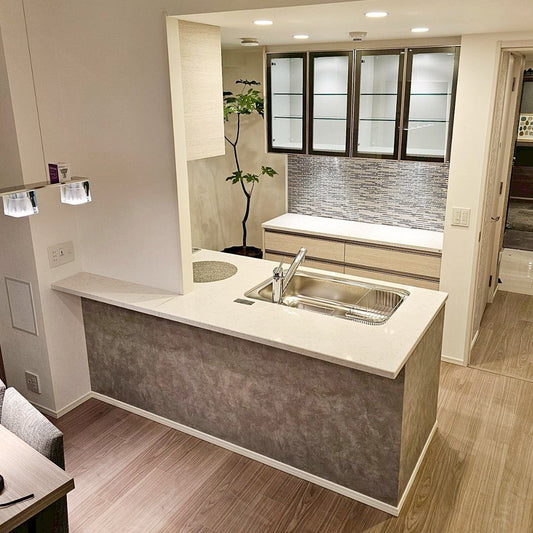 【JSK09】タカラスタンダード製 システムキッチン(欠込み有)+カップボード セット/W2520/モデルルーム展示設置品