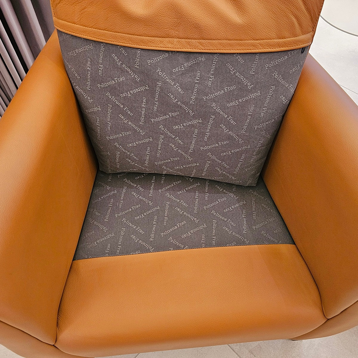 【KCN21】PoltronaFrau ポルトローナフラウ シングルソファ Lyra リラ アームチェア