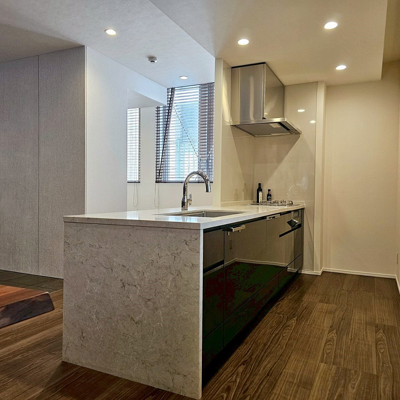 【JSK18】システムキッチン(欠込み有) 左シンク/食洗機/レンジフード/ガスコンロ/水栓/W2980/モデルルーム展示設置品