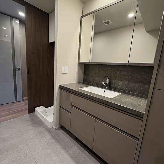 【RAR03】高級品 タカラスタンダード ハイグレード洗面化粧台 アンダーカウンターボウル 三面鏡キャビネット トールユニット モデルルーム展示