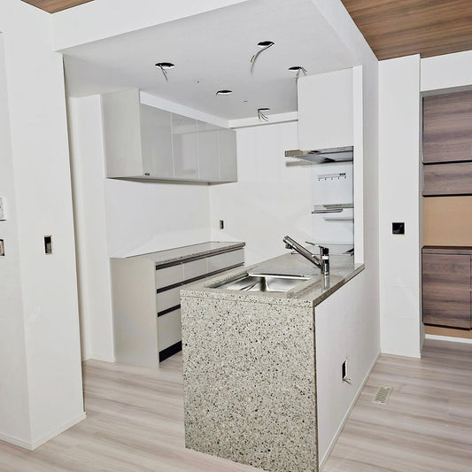 【NBA01】タカラ システムキッチン(欠込み有)+カップボード/食洗器/レンジフード/IHコンロ/水栓/W2430/モデルルーム展示設置品