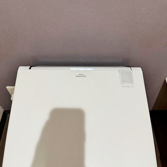 【FHH08】TOTO製 タンクレストイレ/AH1シリーズ/TCF9786/床排水/2013年/モデルルーム展示設置品