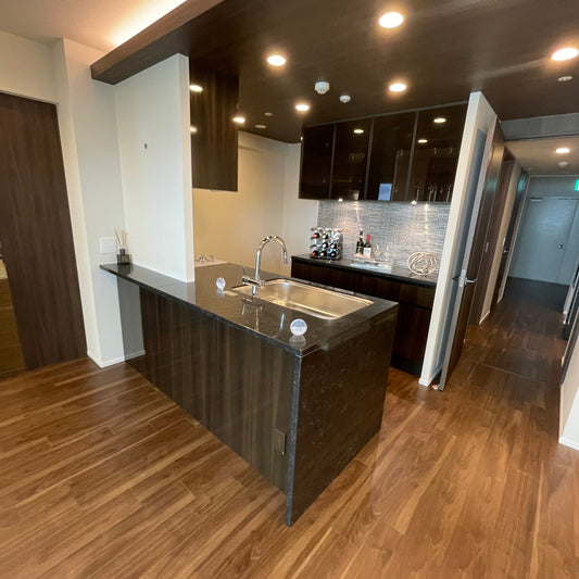 【SCK66】タカラ システムキッチン(欠込み有)+カップボード/レンジフード/ガスコンロ/水栓/吊戸棚/食洗器無し/モデルR展示設置品