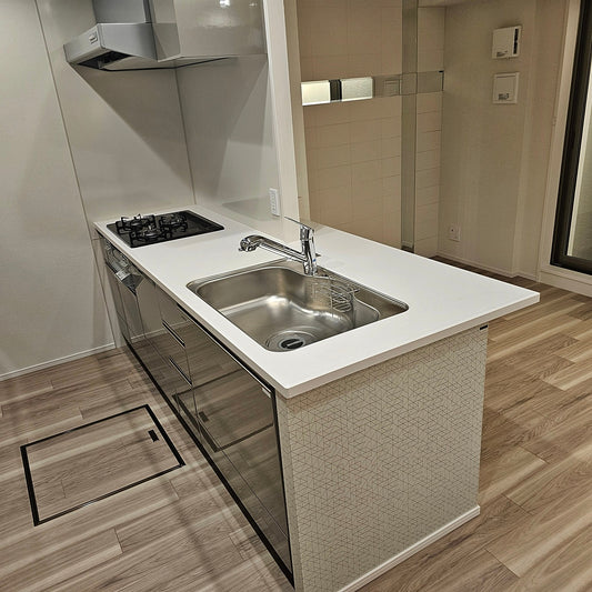 【HMC43】タカラ システムキッチン(欠込み有)+カップボード/レンジフード/ガスコンロ/水栓/吊戸棚/食洗器/モデルR展示設置品