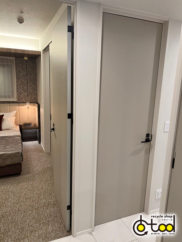枠付 室内用トイレドア 左吊 表示錠タイプ/W770×H2200×D140/モデルルーム展示設置品【QGF13】