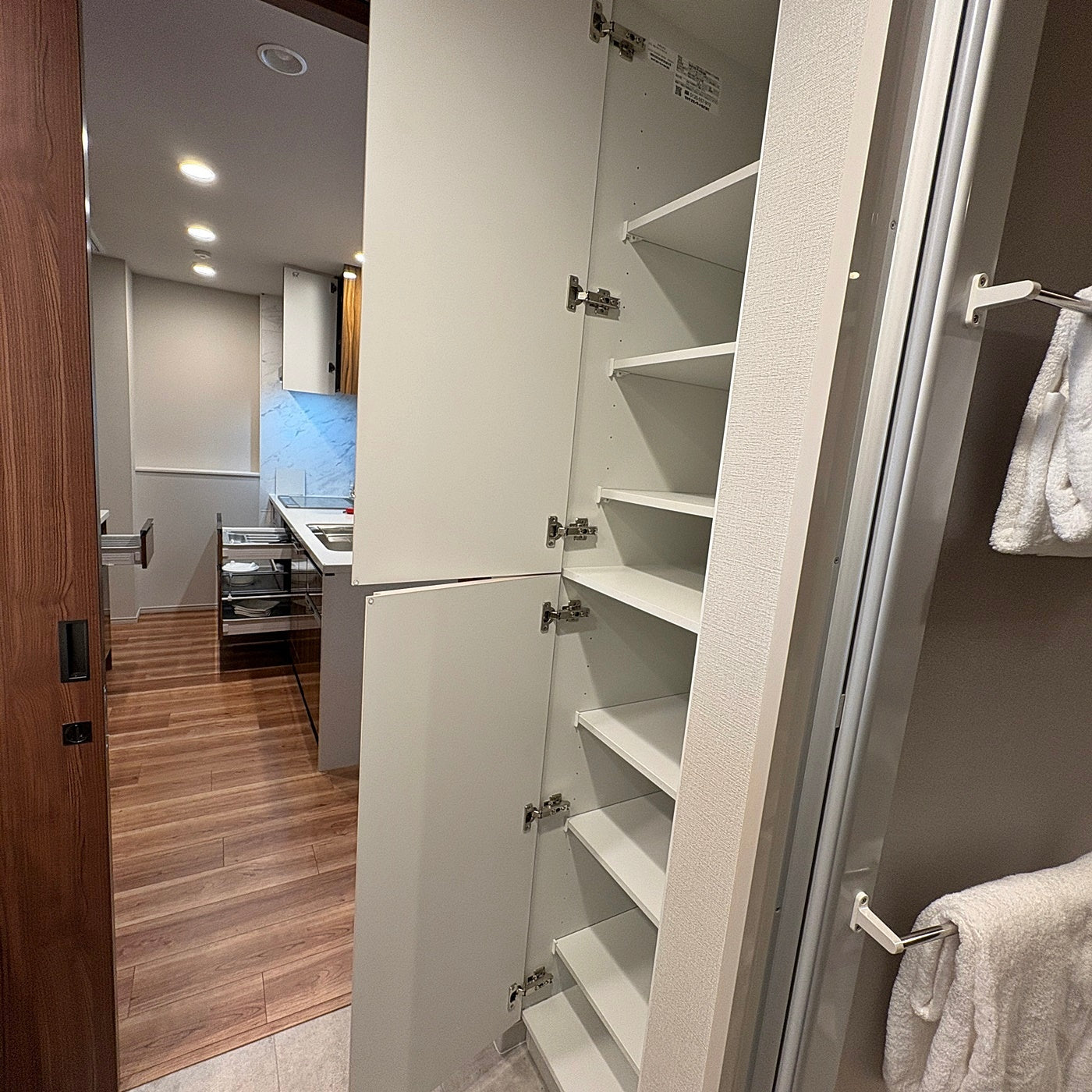 【MPD18】タカラスタンダード リネン庫 ランドリー収納 収納棚