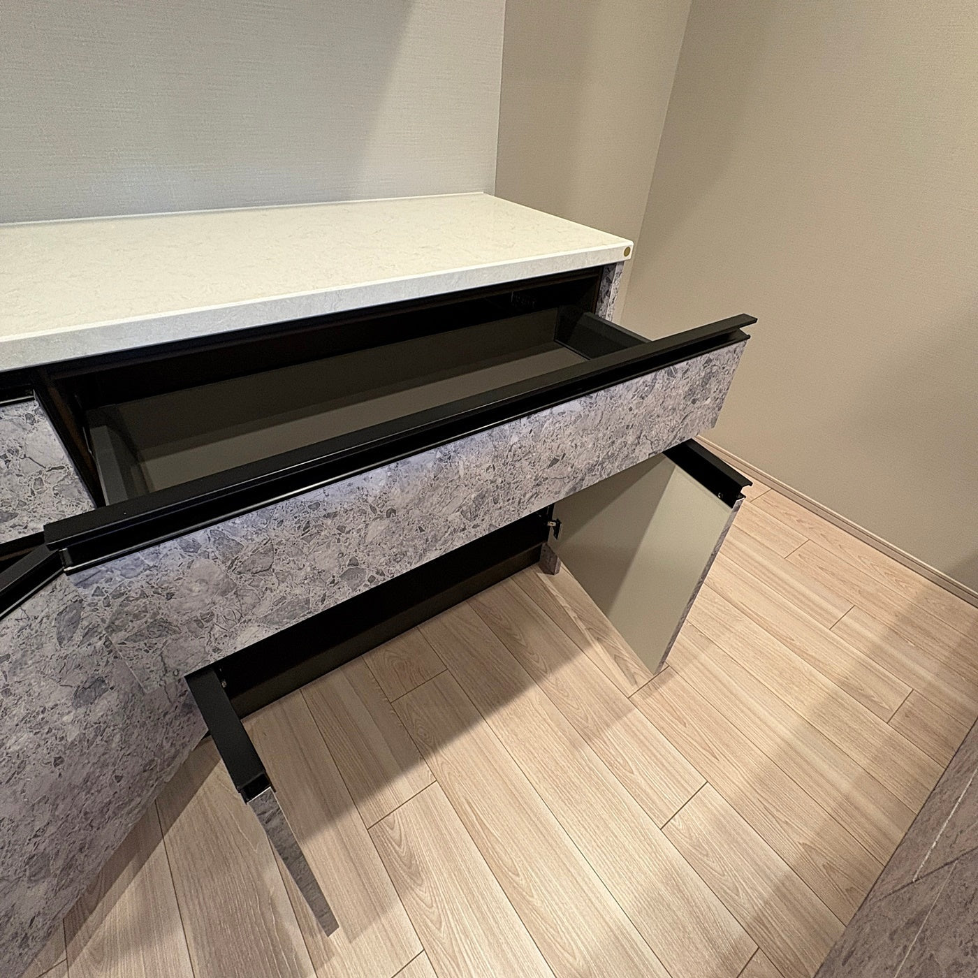 【KNK02】カップボード 食器棚 キッチン収納 キッチンボード W1710 モデルルーム展示設置品
