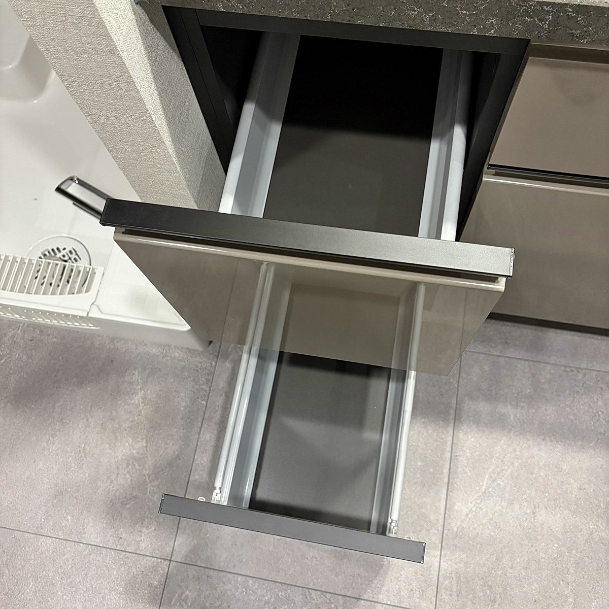 【RAR03】高級品 タカラスタンダード ハイグレード洗面化粧台 アンダーカウンターボウル 三面鏡キャビネット トールユニット モデルルーム展示