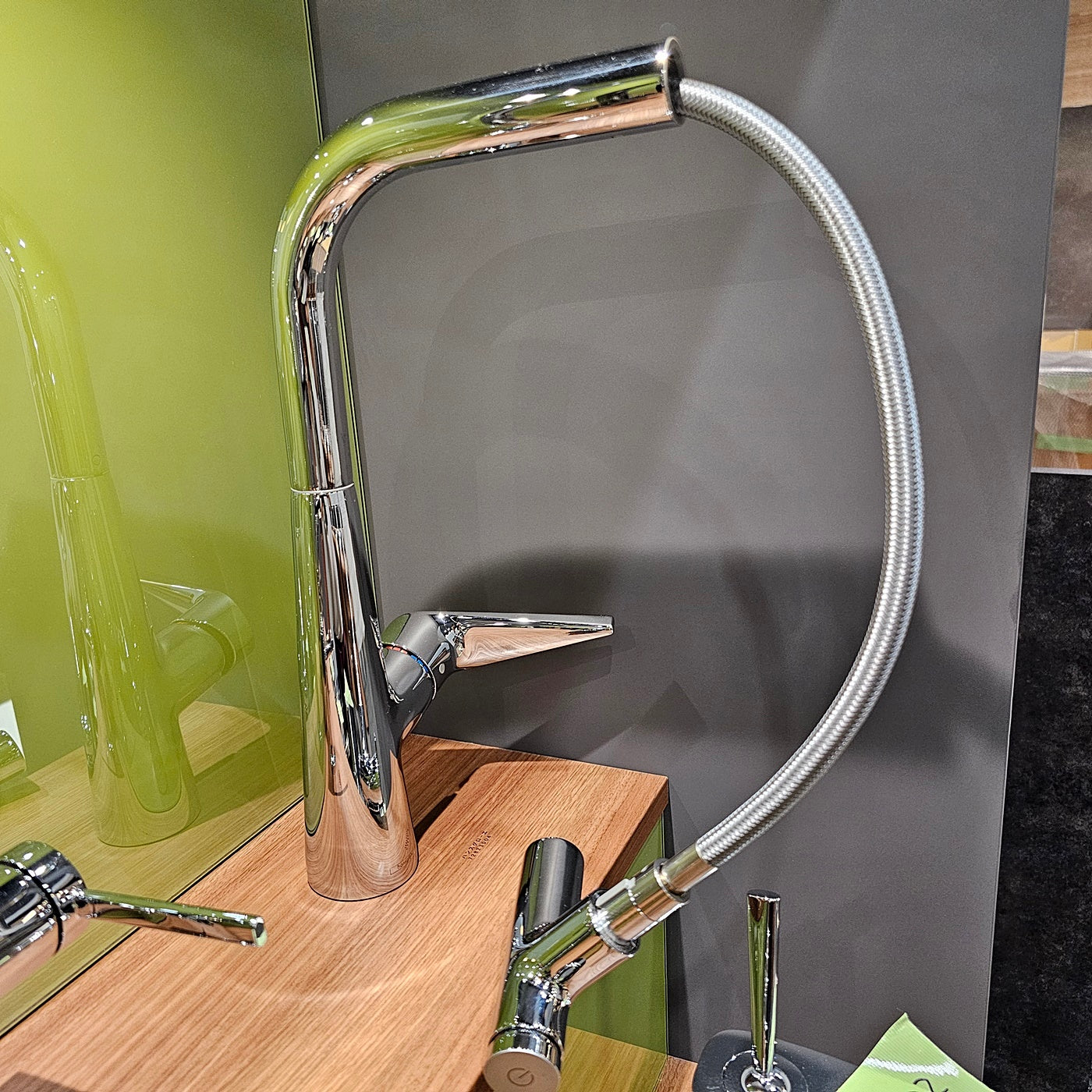 【TCC18】Hansgrohe ハンスグローエ シングルレバーキッチン混合水栓 タリスセレクトM51 セレクト 引出式 ハイスパウト 300（シャワー切替） 72823004