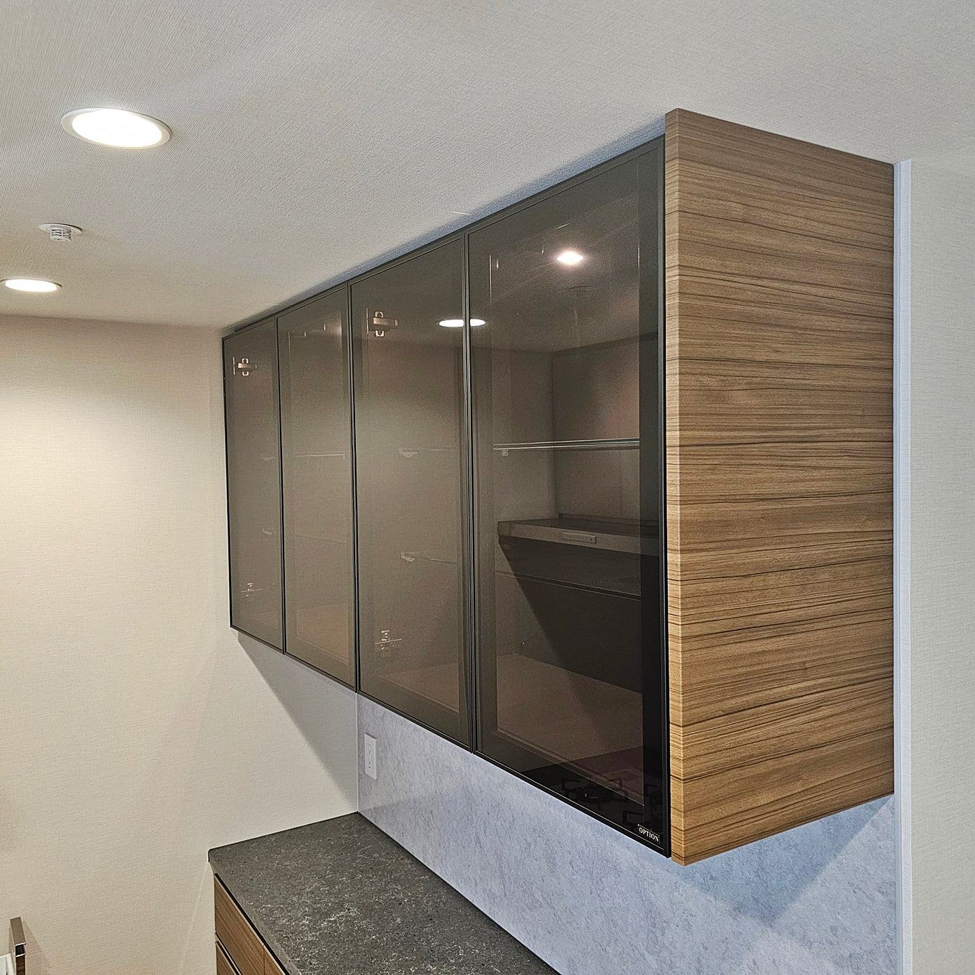 【HMC31_32】タカラ システムキッチン(欠込み有)＋カップボード/レンジフード/ガスコンロ/水栓/吊戸棚/食洗器/モデルR展示設置品