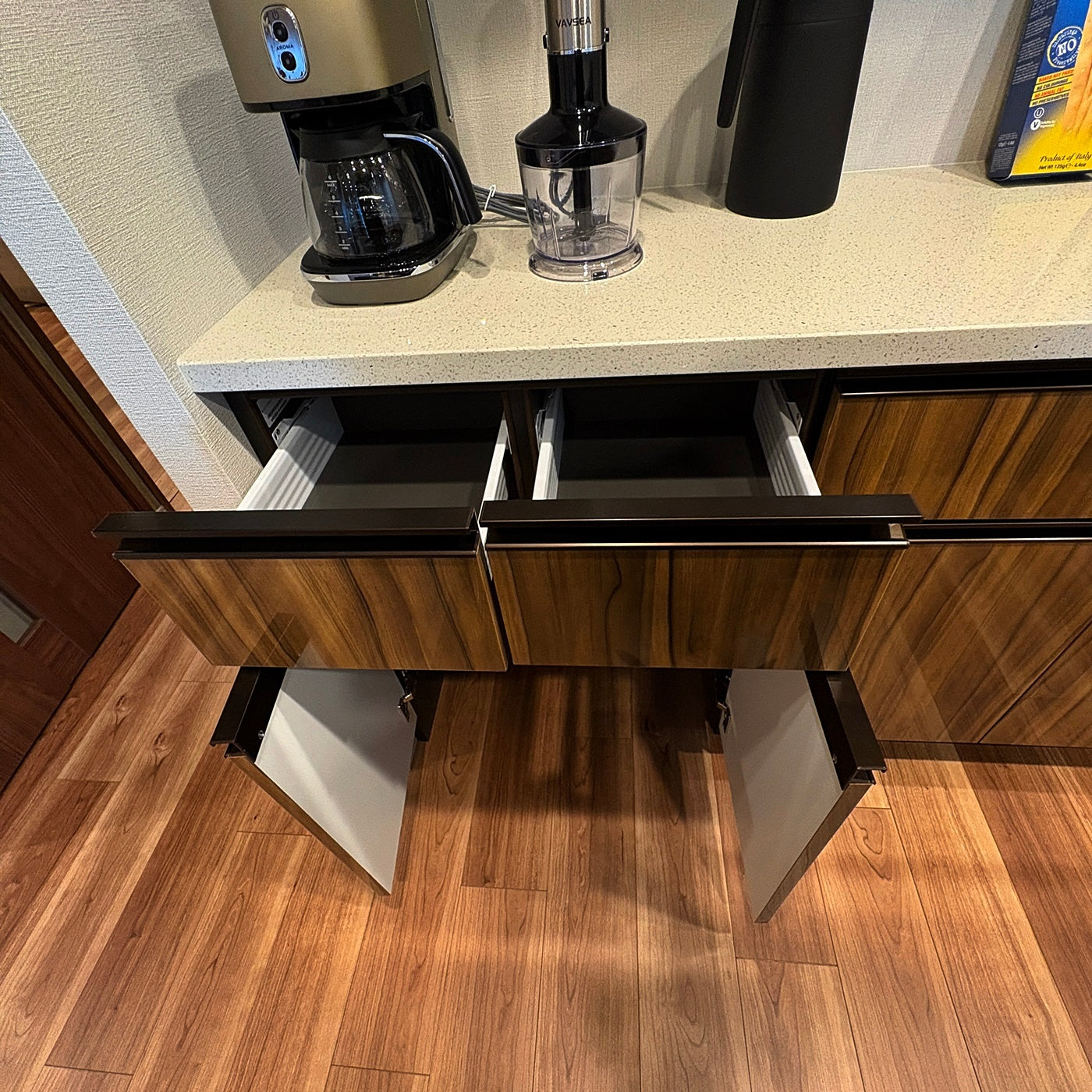 【MPD25】タカラスタンダード製 カップボード 食器棚 キッチン収納/W1410/モデルルーム展示設置品