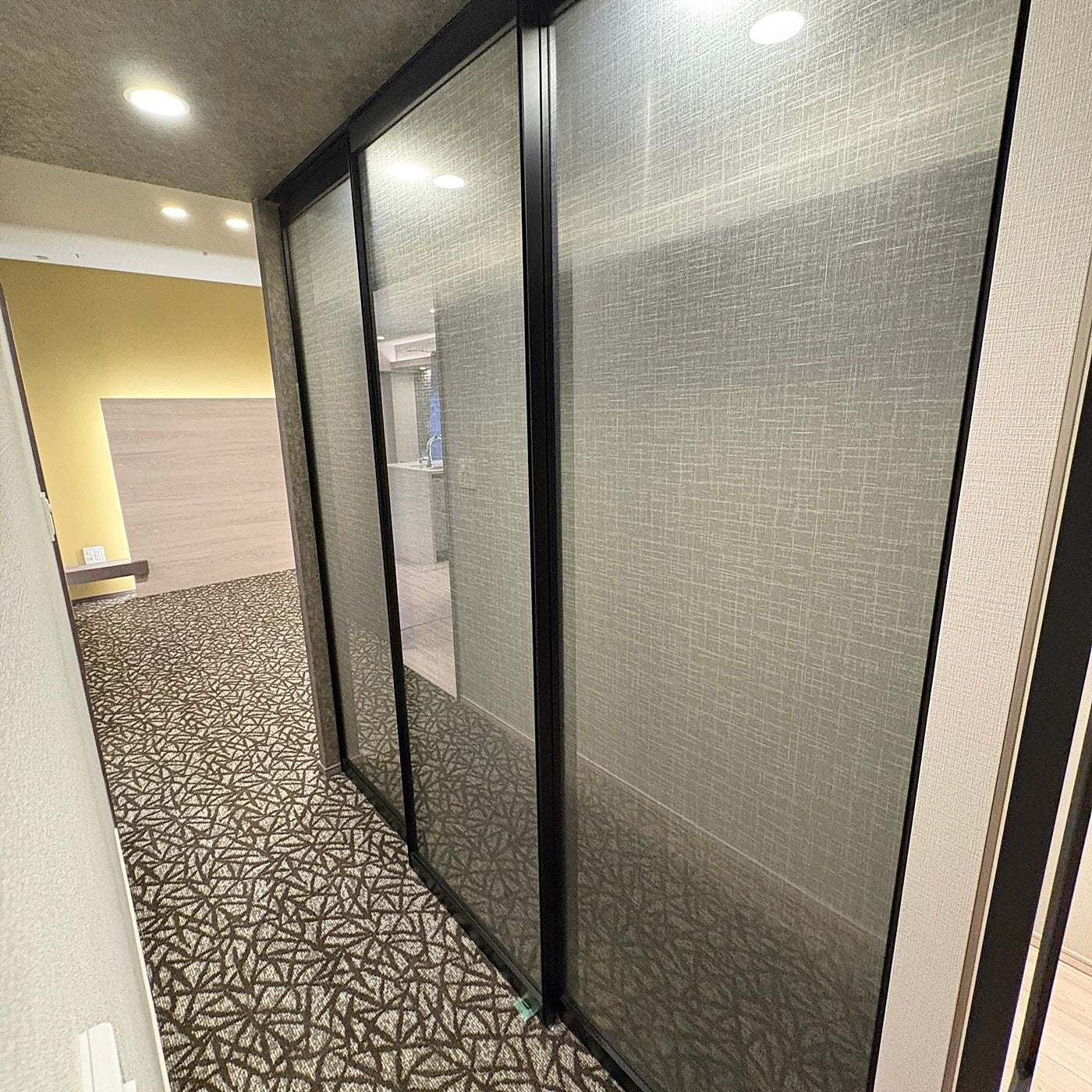 【KNK06】ガラス吊戸 3枚 可動間仕切り 引戸 上吊 枠なし