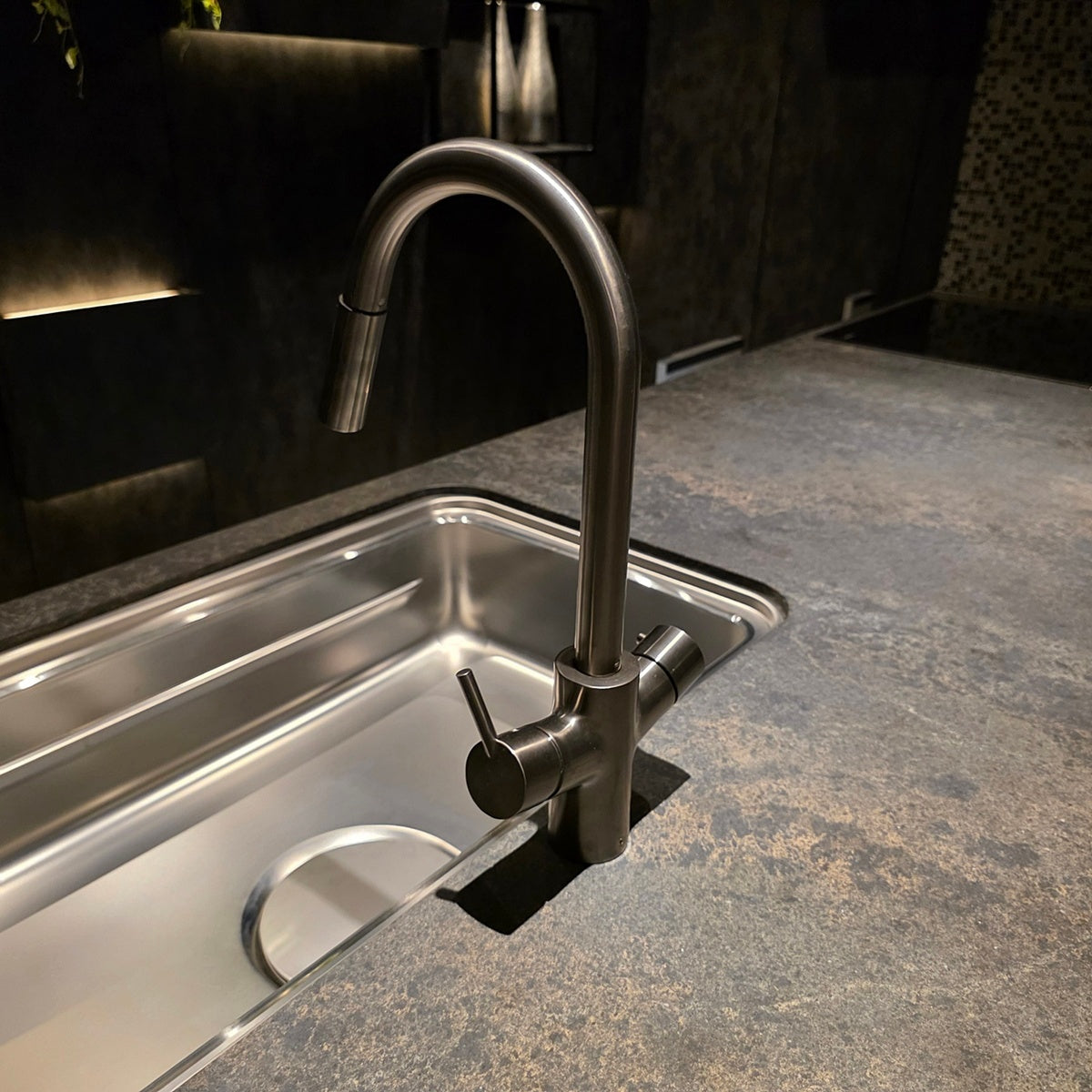 【GMU01】タカラスタンダード ペニンシュラ型 システムキッチン 右シンク 間口W2740