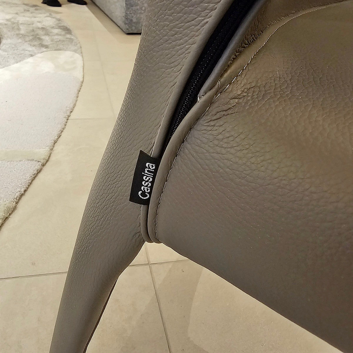 【KCN19】Cassina カッシーナ 367 HOLA オラ アームチェア ダイニングチェア モデルルーム展示設置品