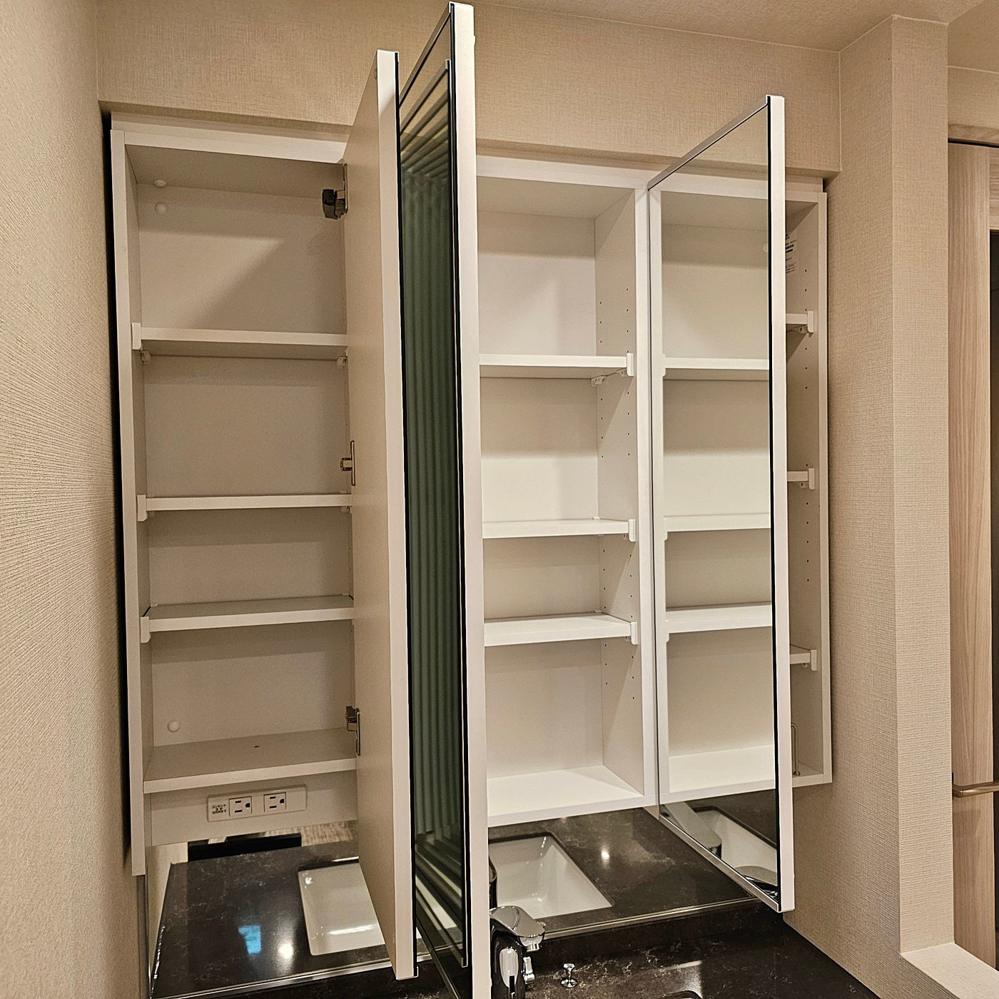 【RTK02】タカラスタンダード ミラーキャビネット付き洗面化粧台 三面鏡 W1000