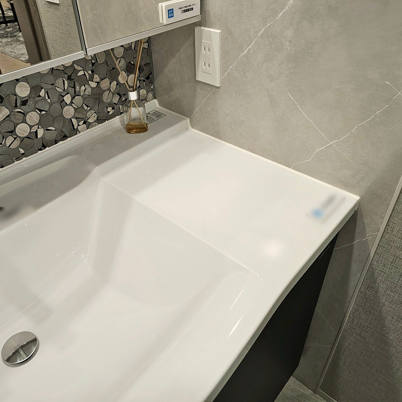 【SKG30】タカラスタンダード製 ミラーキャビネット付き洗面化粧台/三面鏡/W1200/モデルルーム展示設置品