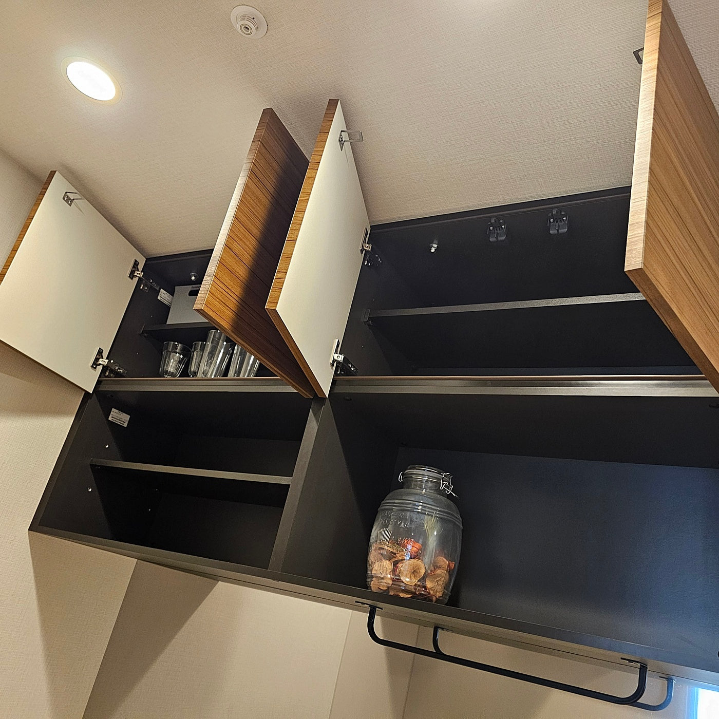 【PFK16】タカラスタンダード製 カップボード 食器棚 キッチン収納 キッチンボード W1535 モデルルーム展示設置品