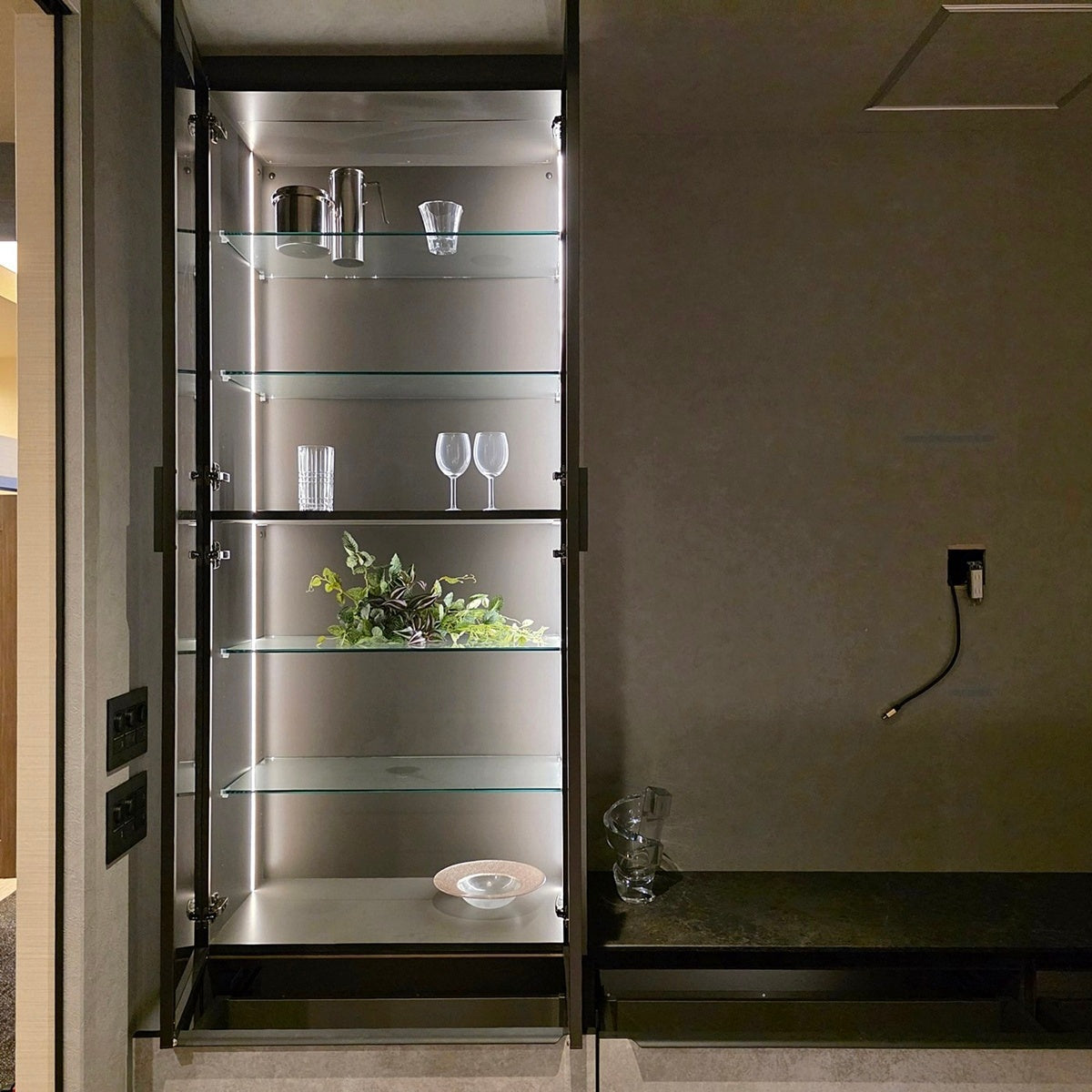 【GMU02】タカラスタンダード 高級 カップボード 食器棚 飾り棚 W2420