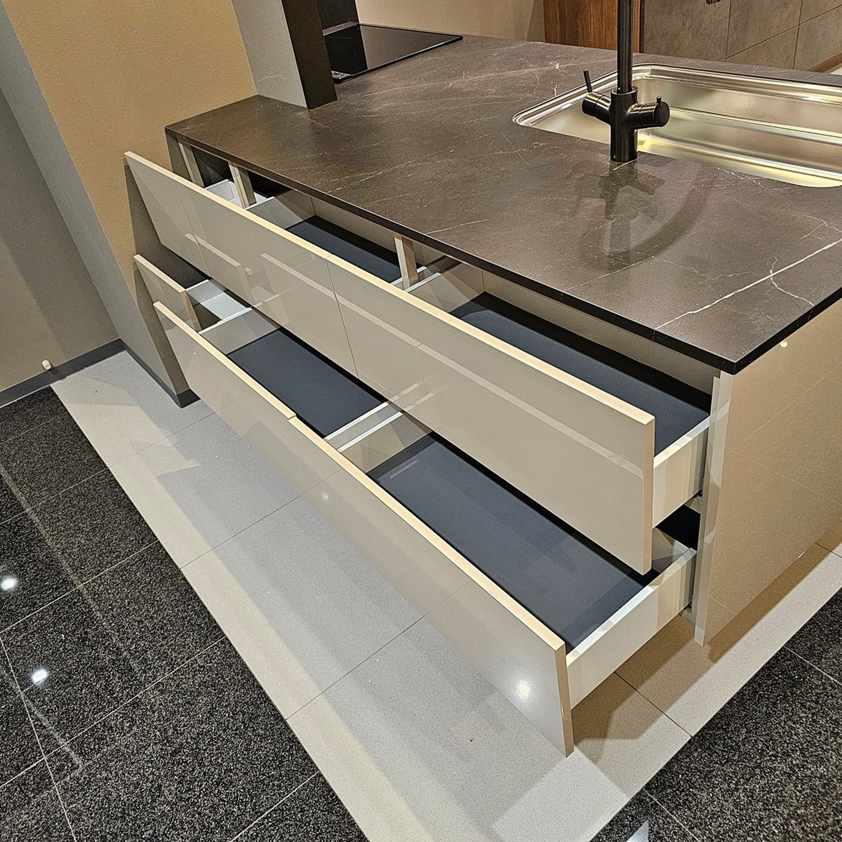 【TCC02】高級品 タカラスタンダード ペニンシュラ型(欠込み有) システムキッチン 左シンク 間口2500