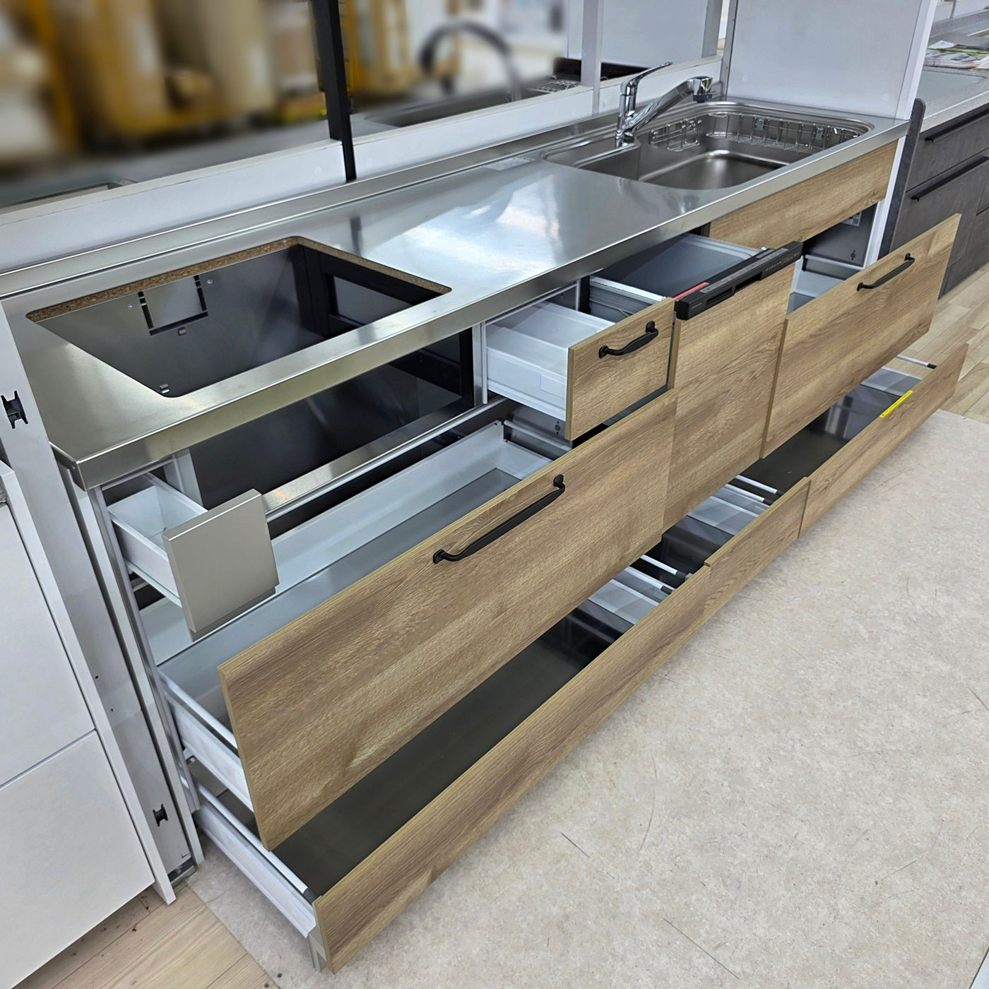 【Y13-2】クリナップ I型 システムキッチン 右シンク 間口2550