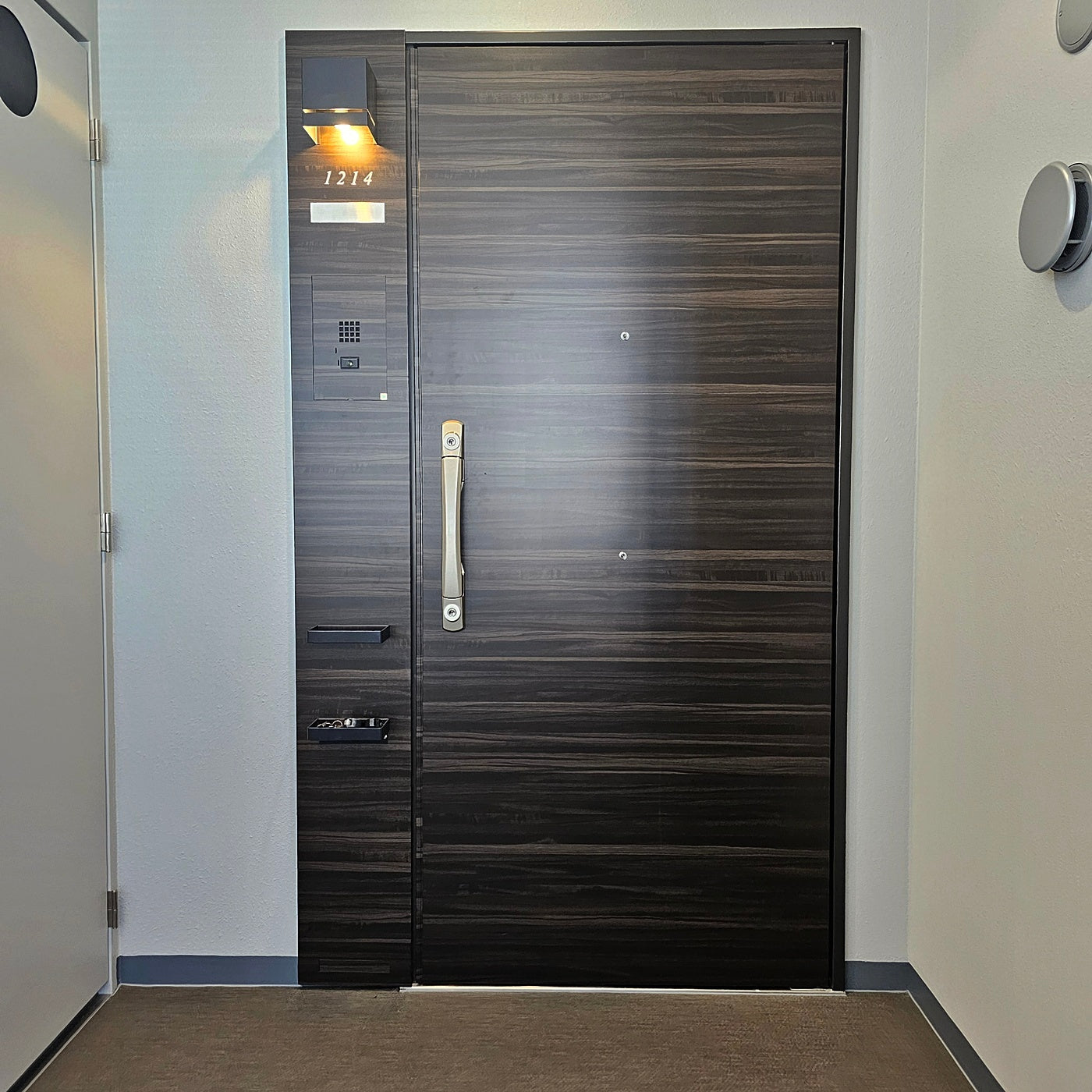 HMC01】日本フネン製 枠付き 玄関ドア/右吊/鍵5本/インターホン子機親