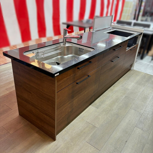 【Y18-3】クリナップ ペニンシュラ型 システムキッチン 左シンク 間口2600