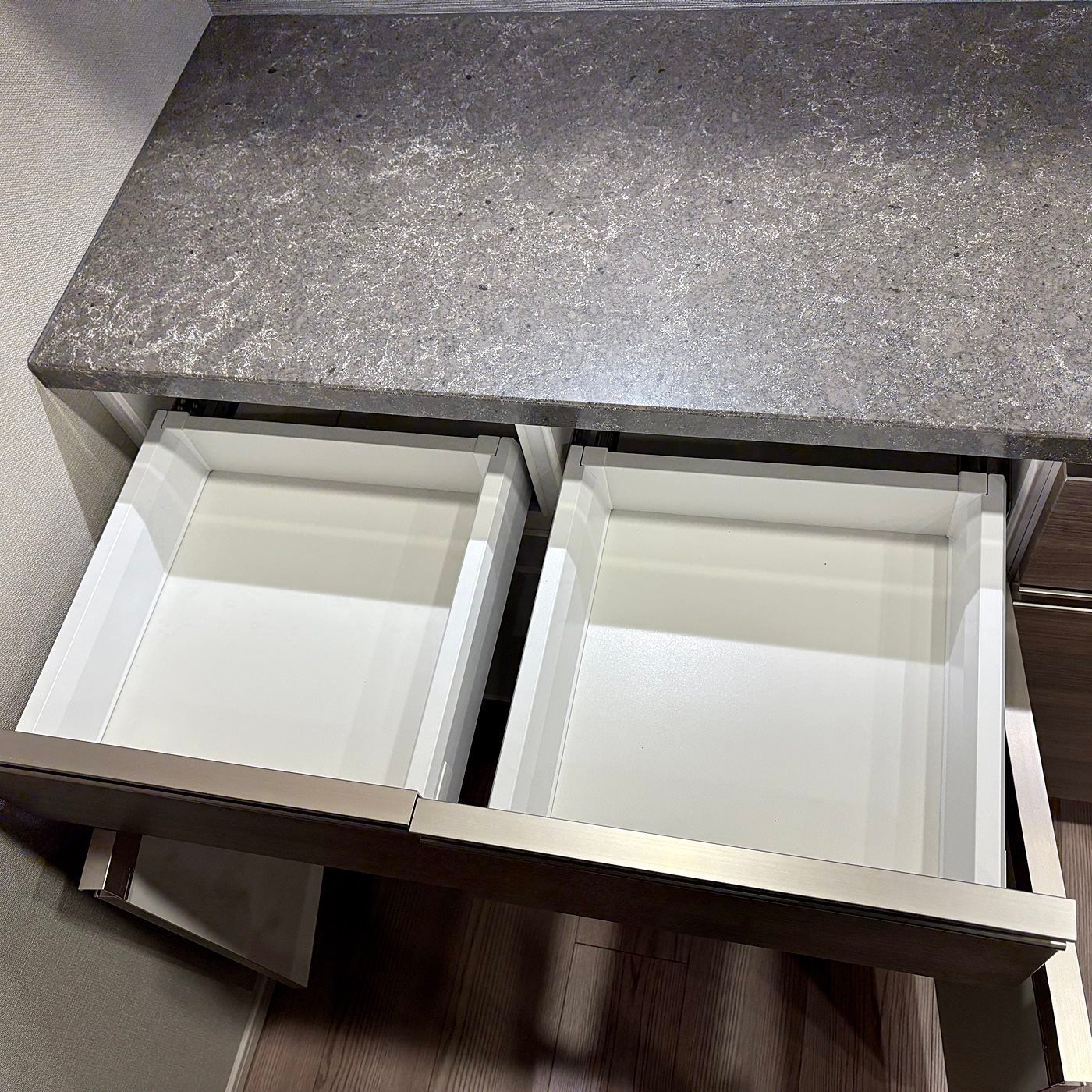 【ROK02】タカラスタンダード製 カップボード