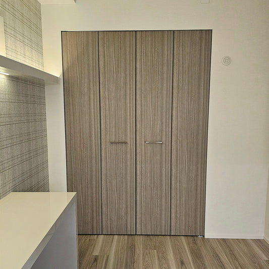 【HMC49】枠なし クローゼット折戸 収納ドア 収納用建具 折戸2枚 モデルルーム展示設置品