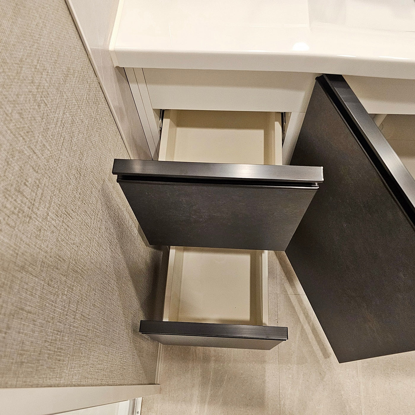 【SKG30】タカラスタンダード製 ミラーキャビネット付き洗面化粧台/三面鏡/W1200/モデルルーム展示設置品