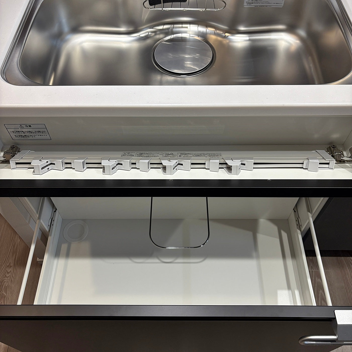 【PSK01】タカラ システムキッチン＋エスエークラフト カップボード/レンジフード/ガスコンロ/水栓/W2650/モデルルーム展示設置品
